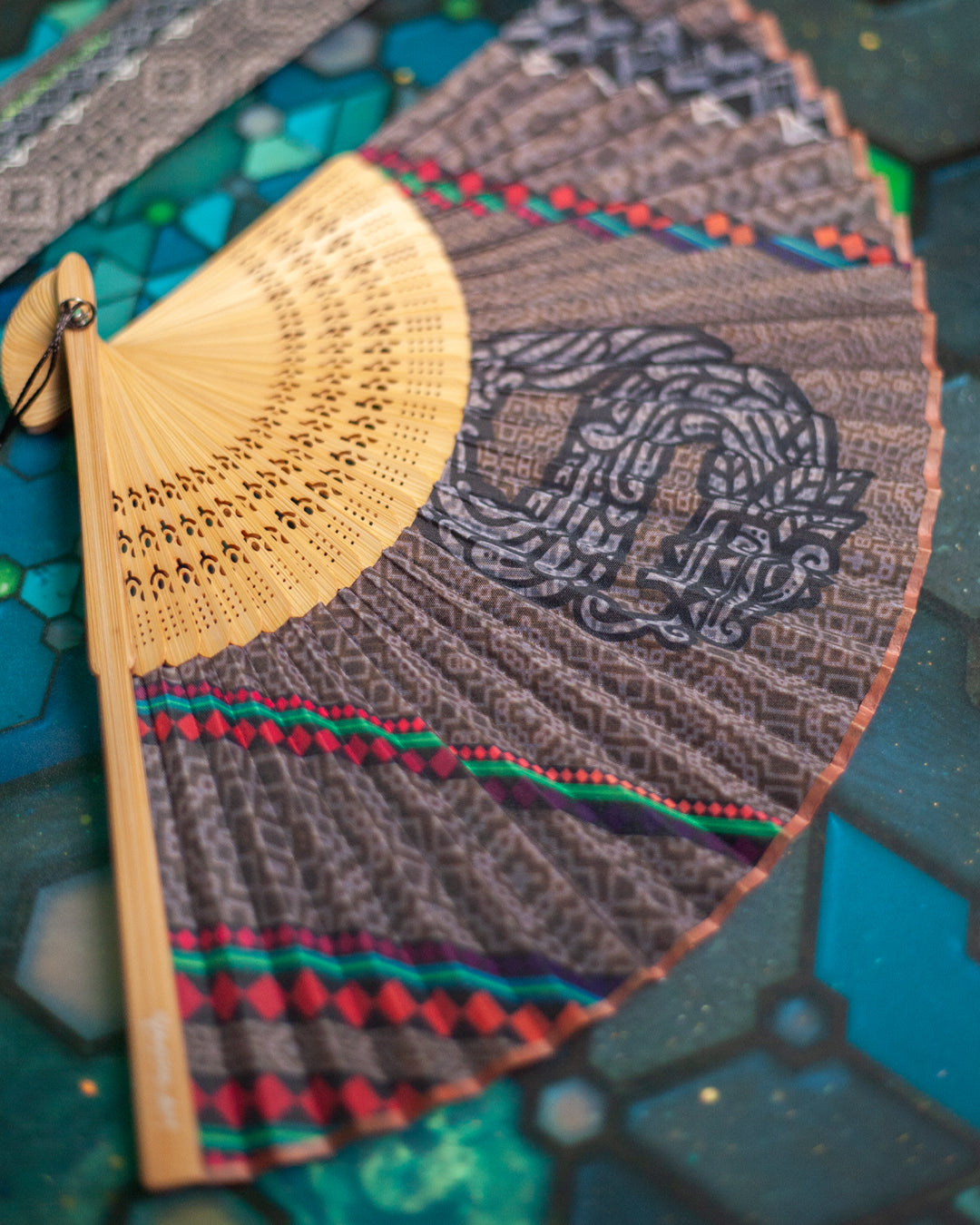 Hand Fan / Bamboo - DRAGONS OF ITAK